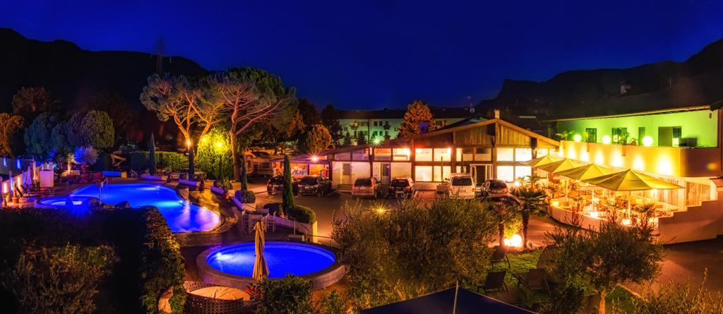 לאנה Schlosshof Charme Resort - Hotel & Camping מראה חיצוני תמונה