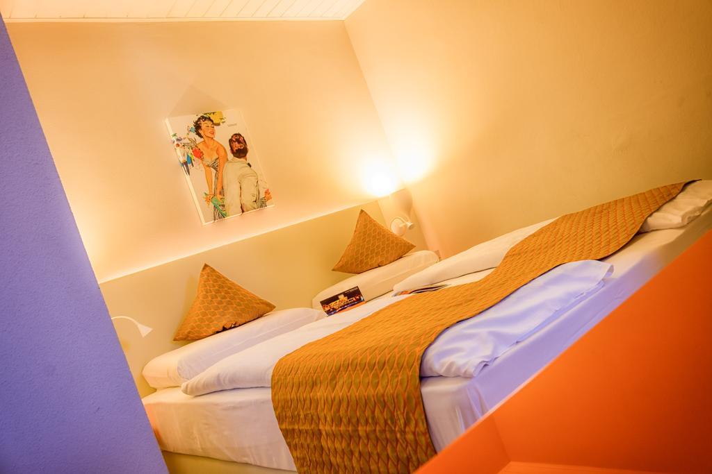 לאנה Schlosshof Charme Resort - Hotel & Camping מראה חיצוני תמונה