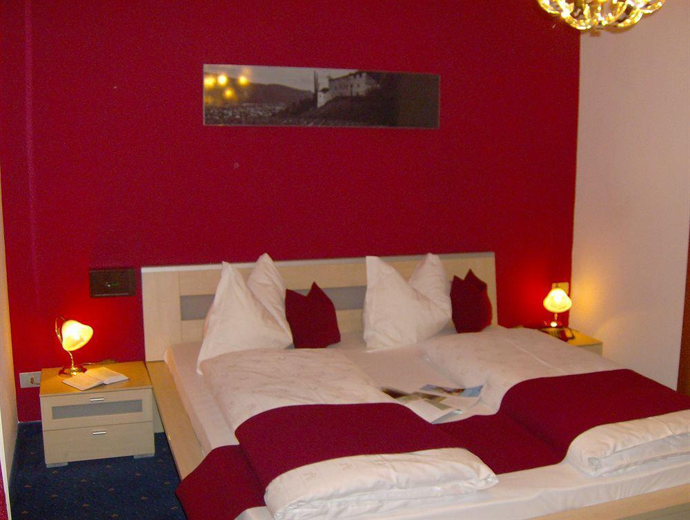 לאנה Schlosshof Charme Resort - Hotel & Camping מראה חיצוני תמונה