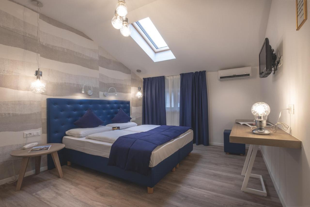 לאנה Schlosshof Charme Resort - Hotel & Camping מראה חיצוני תמונה