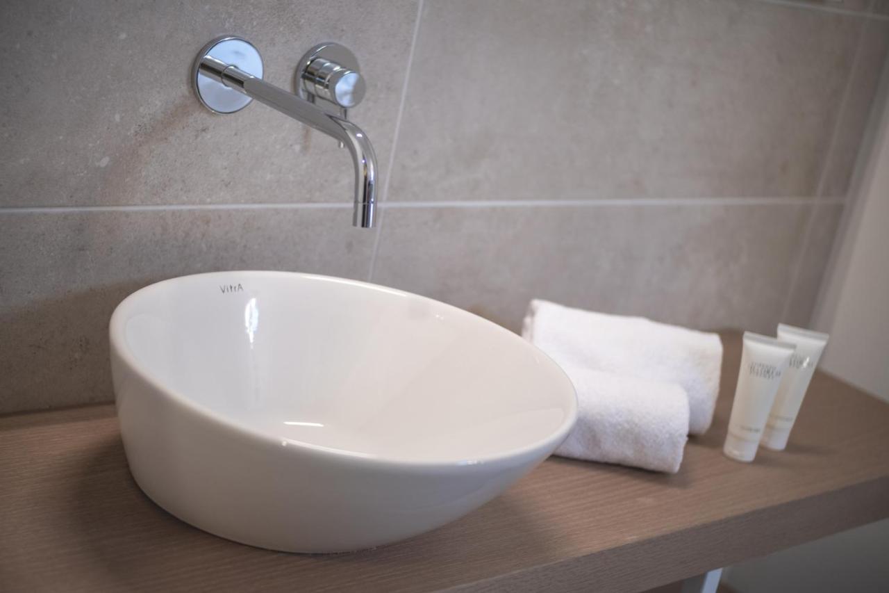 לאנה Schlosshof Charme Resort - Hotel & Camping מראה חיצוני תמונה